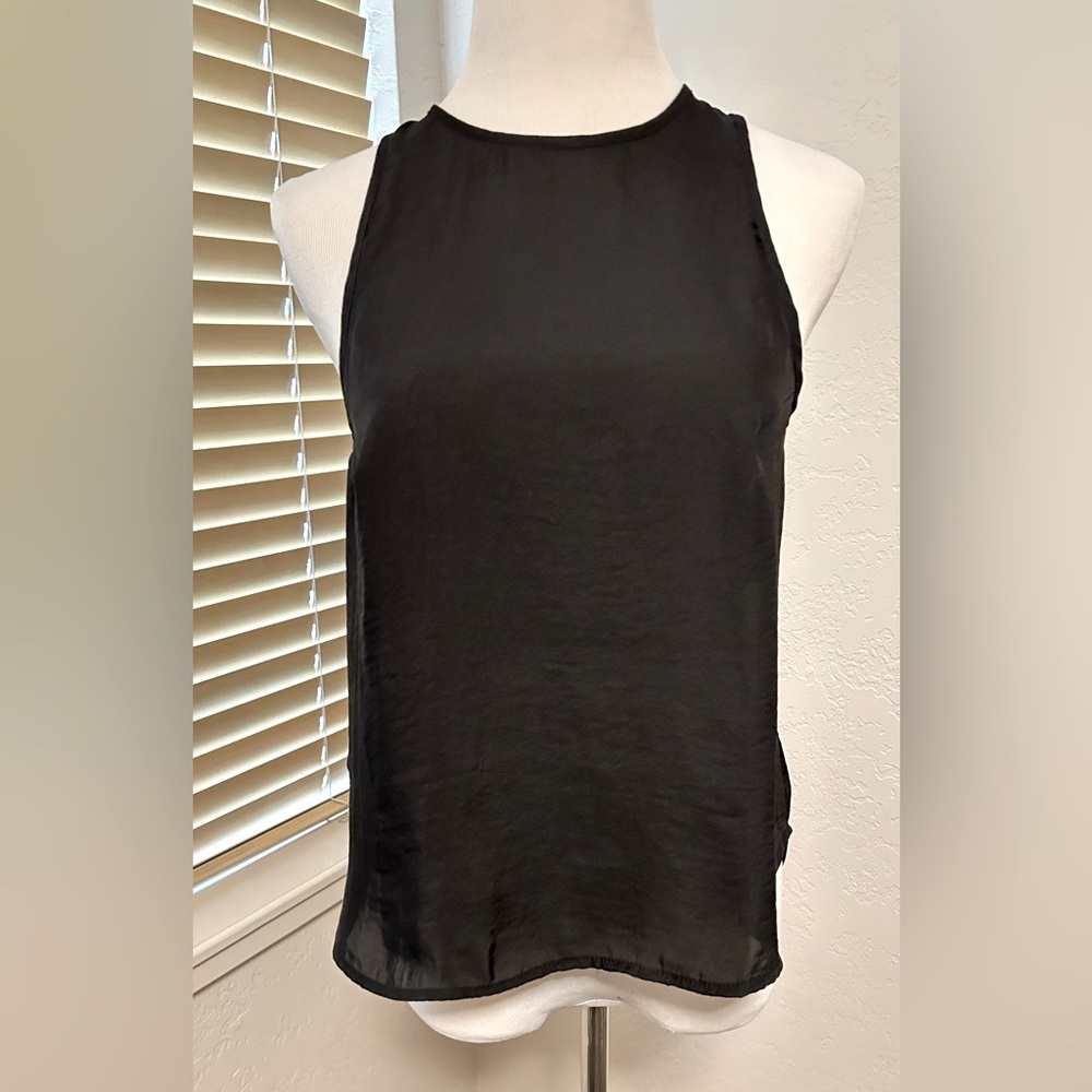 Show me Tour MuMu Sleeveless Top